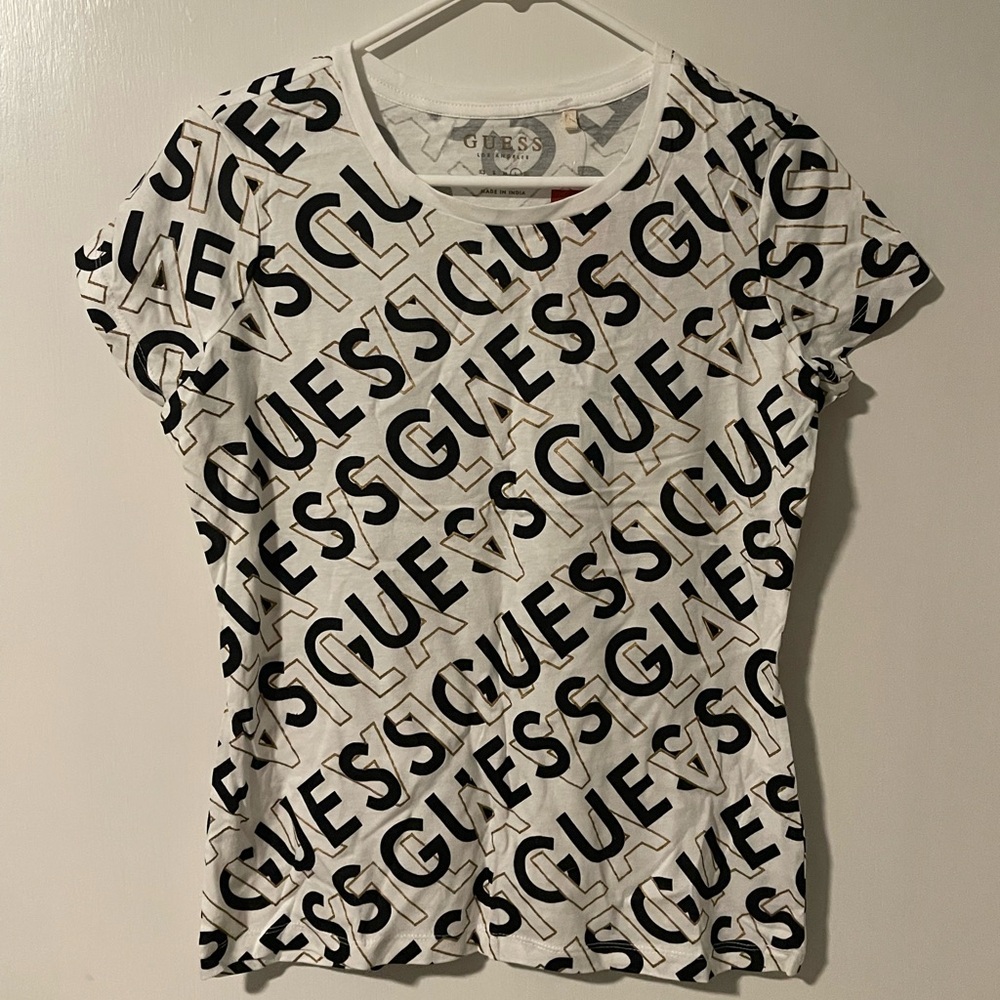 Woman’s guess large shirt